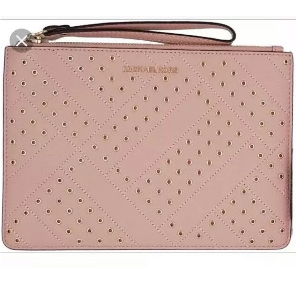 💯NWT Michael Kors Pastel Pink XL zip Clutch💯
